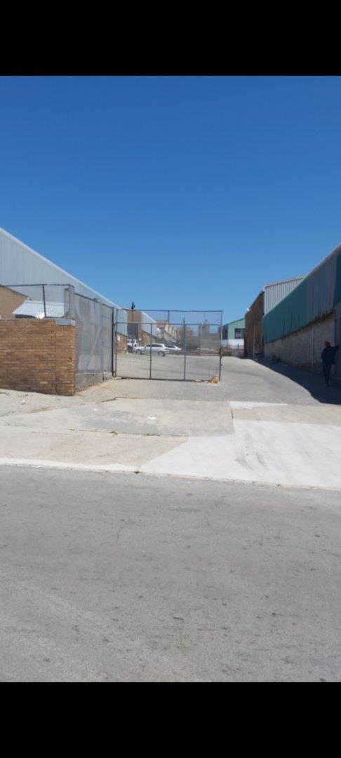 To Let commercial Property for Rent in Sidwell Eastern Cape